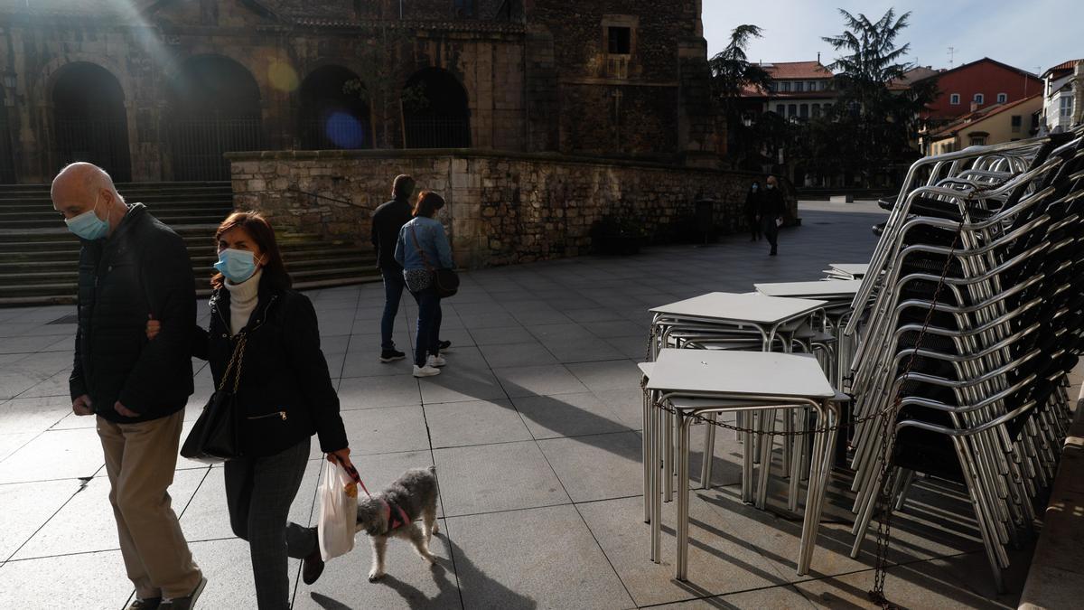 Terraza recogida de un bar de Avilés