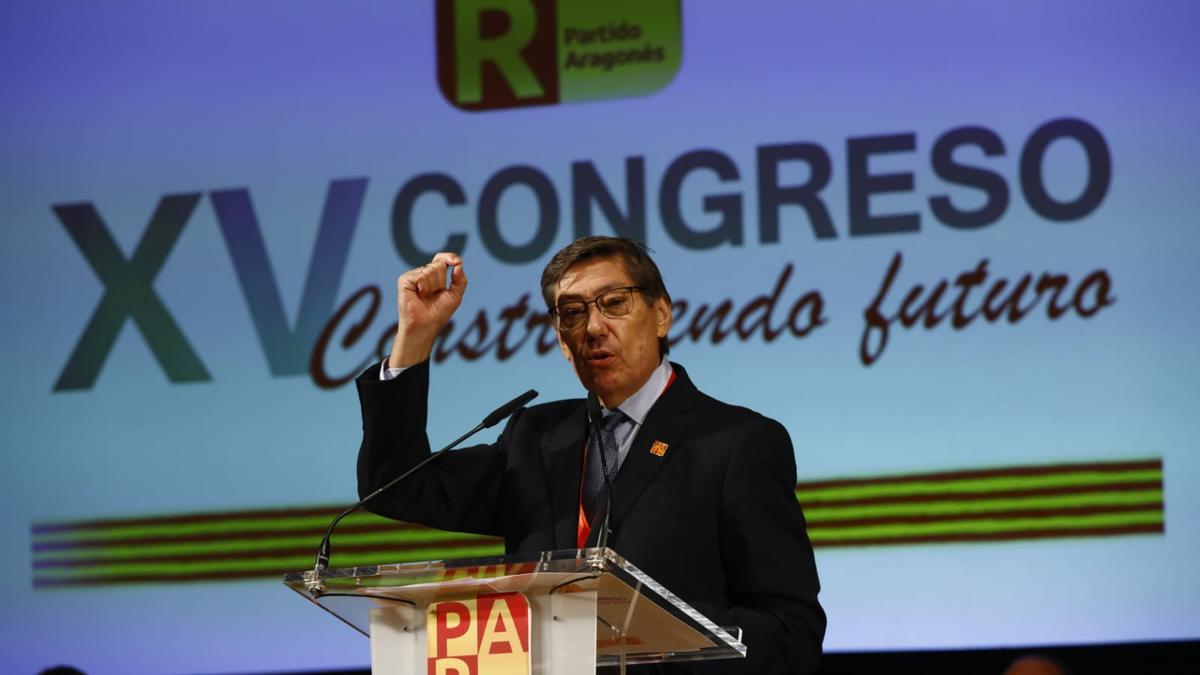 Arturo Aliaga, reelegido presidente del PAR, durante su discurso de proclamación este domingo.