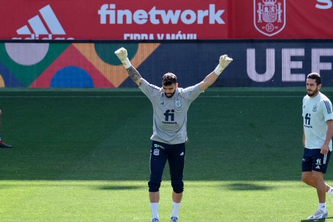 España se entrena en La Rosaleda para preparar el partido ante la República Checa