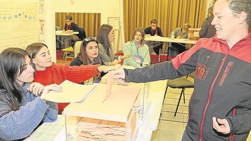 Los votantes montillanos revalidan su apoyo al PSOE en las elecciones del 10-N