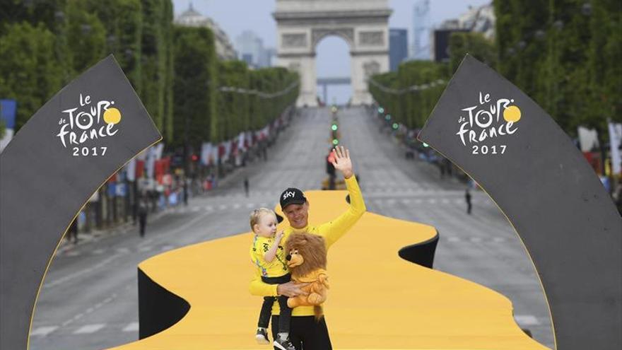 Chris Froome se corona por cuarta vez campeón del Tour