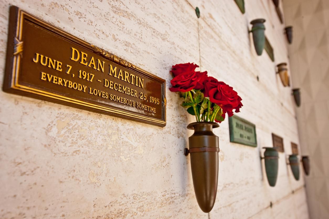 La tumba de Dean Martin está acompañada de su verso más famoso