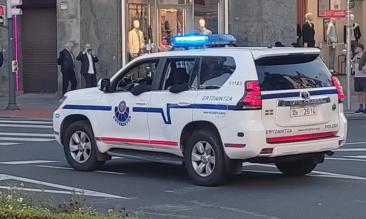 Imagen de un vehículo de la Ertzaintza.
