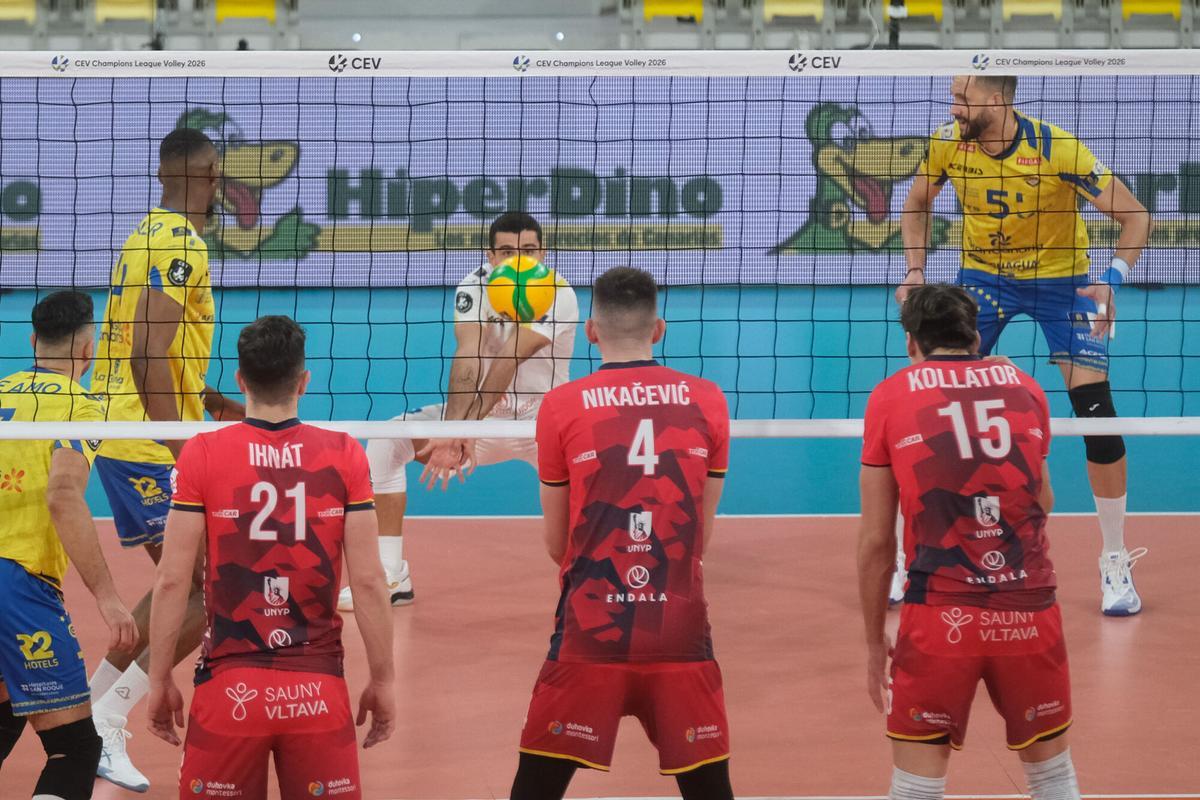 Partido Guaguas-Praga de Champions League