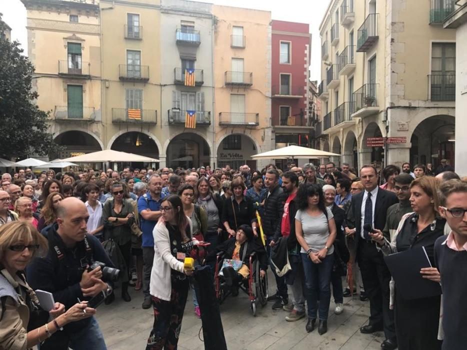 Concentració de rebuig de la violència policial de l'1-O a Figueres