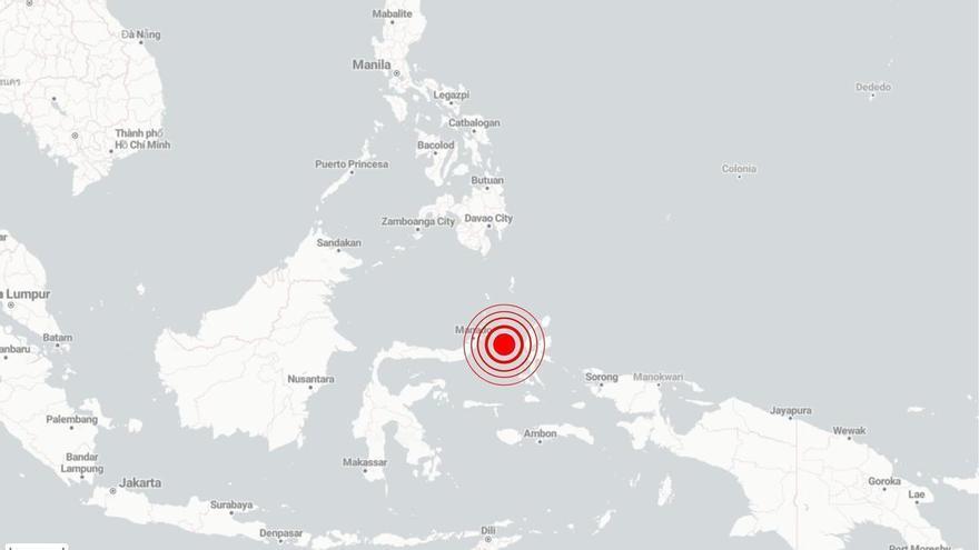 Un terremoto de 7'4 grados sacude Indonesia y genera alerta de tsunami