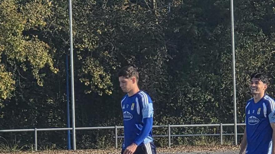 Más buenas noticias desde la enfermería del Real Oviedo: Estanis Pedrola ya toca césped
