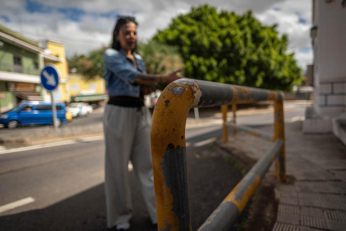 Vecinos de El Sobradillo demandan mejoras en las paradas de guaguas