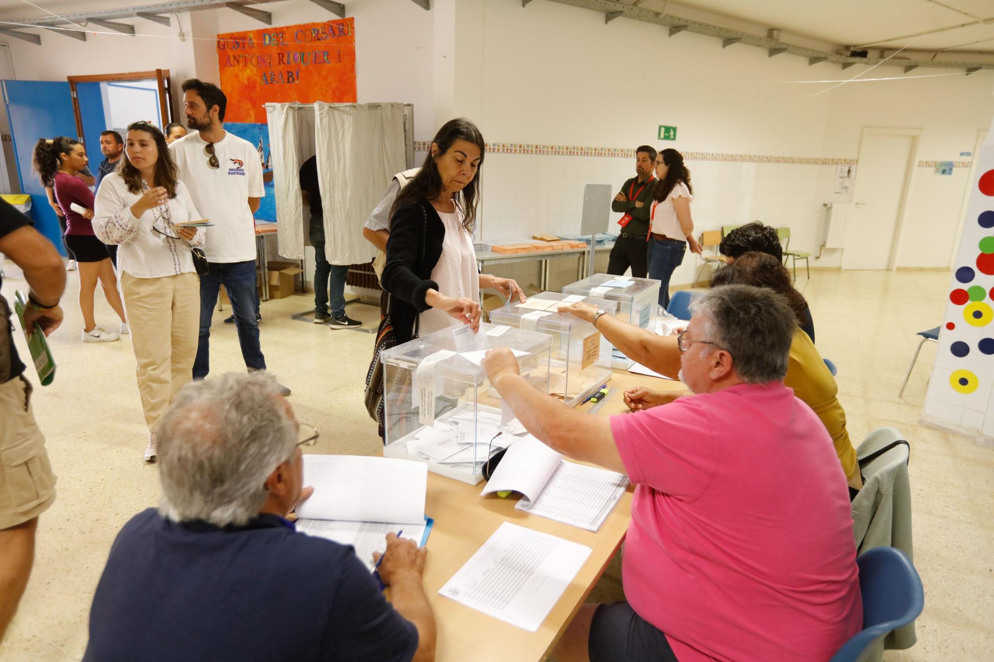 Todas las imágenes de la jornada de elecciones en Ibiza y Formentera