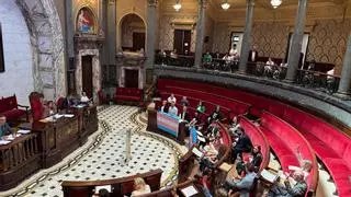 Catalá pierde dos mociones sobre Gaza y políticas LGTBI por el boicot de Vox