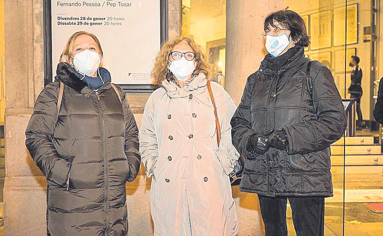 Paqui Fuster, Fina y Rosa, desde Valencia.