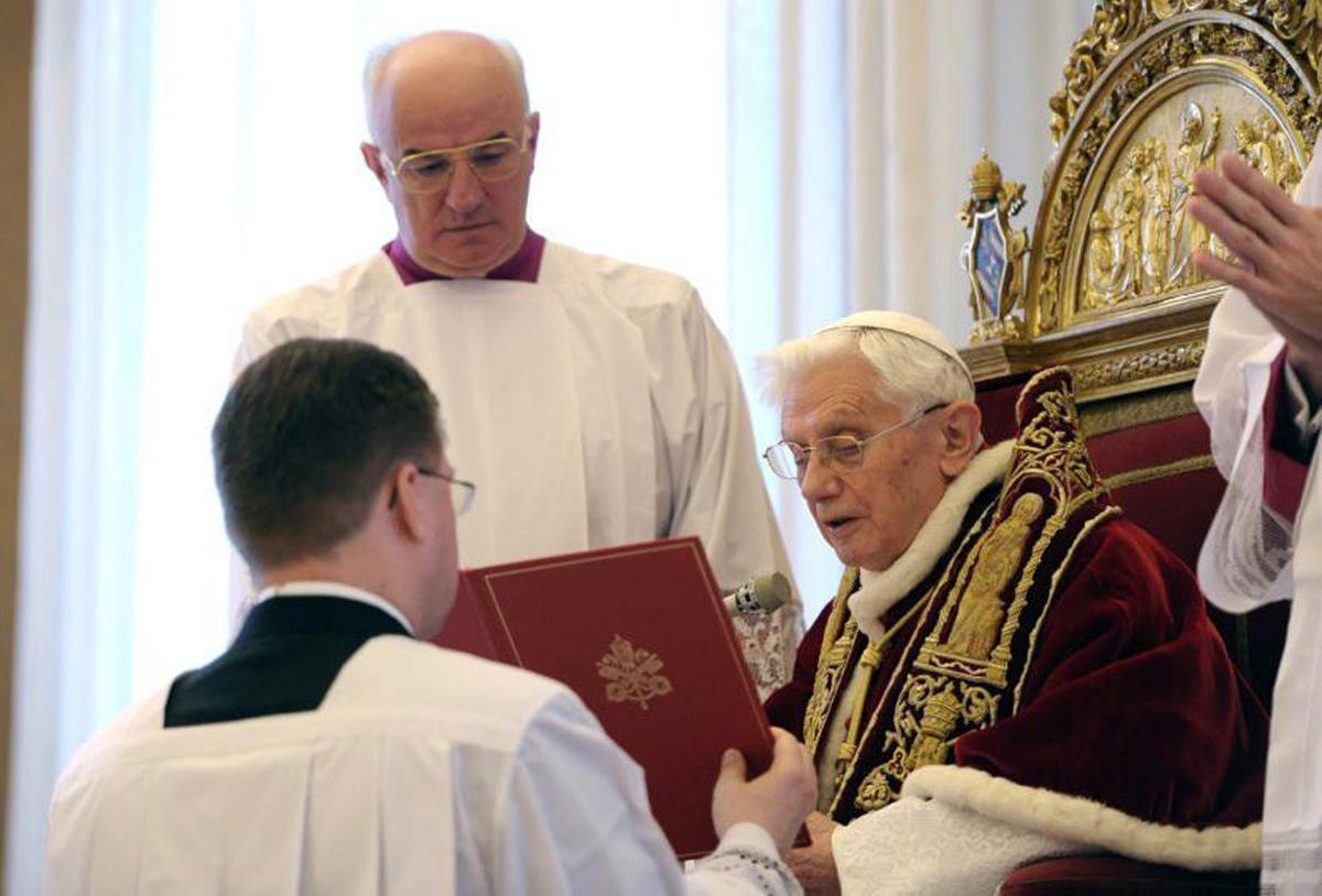 benedicto-durante-acto-donde-anuncia-su-marcha.jpg