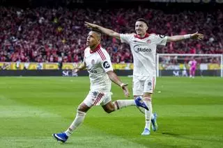 Alexis saca al Sevilla del descenso y da otra vuelta de tuerca a la batalla por la salvación