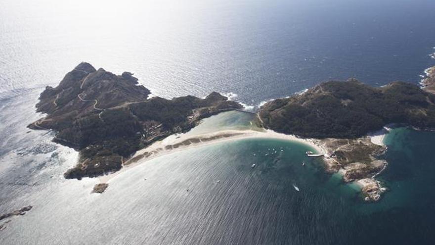 La ría de Vigo surte a sus restaurantes de los mejores pescados y mariscos.