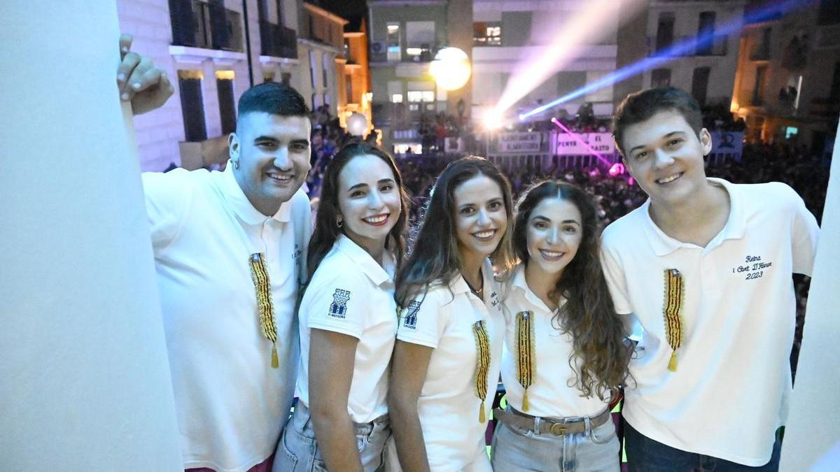 Foto de la actual corte de honor de Almassora, durante el Esclat de Festa de las últimas fiestas del Roser.