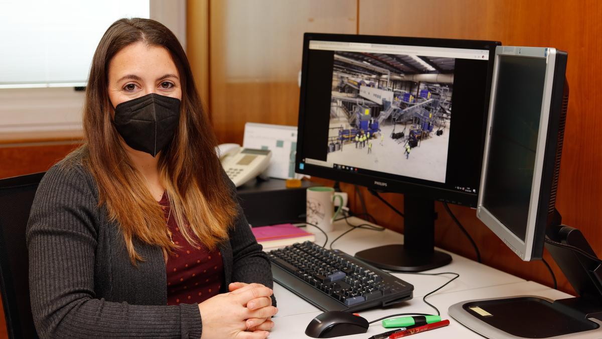 La técnica de medio ambiente Montserrat Ruiz.