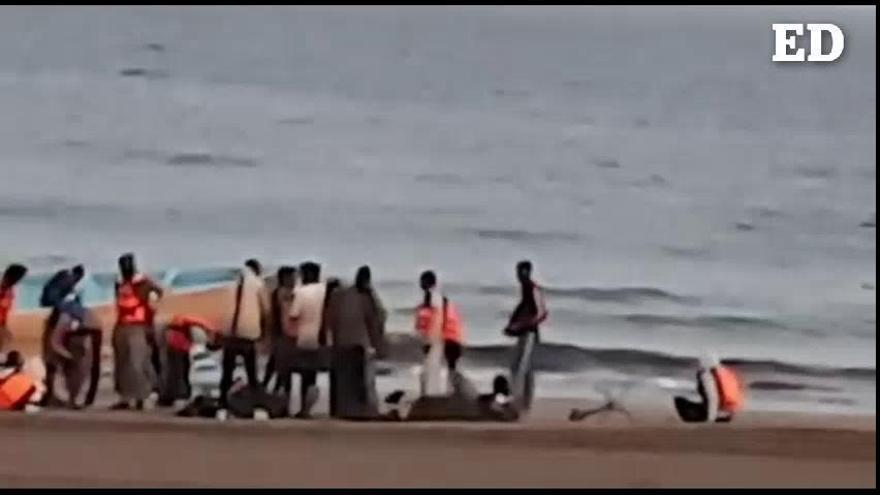 Llega una patera a una playa de Tenerife