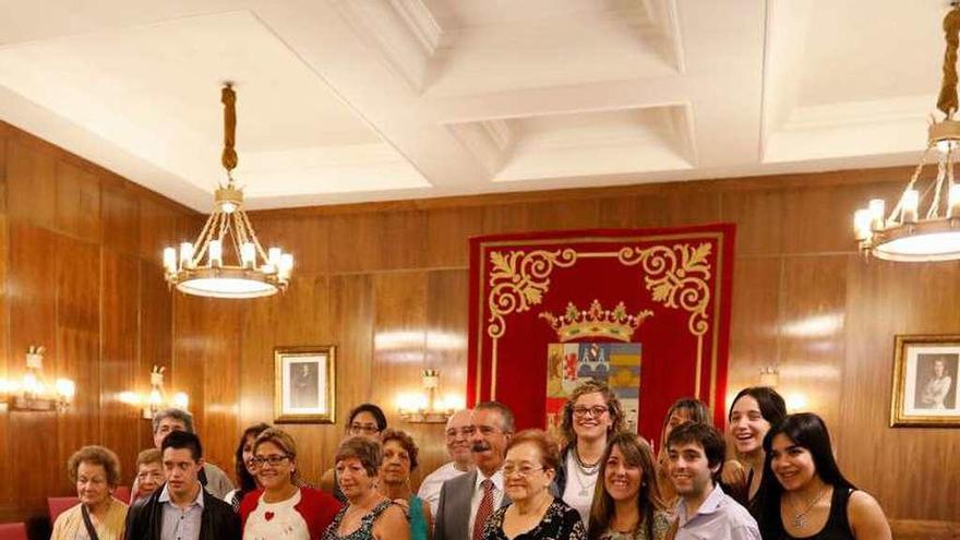 Recepción de los integrantes de los programas Raíces y Añoranza.