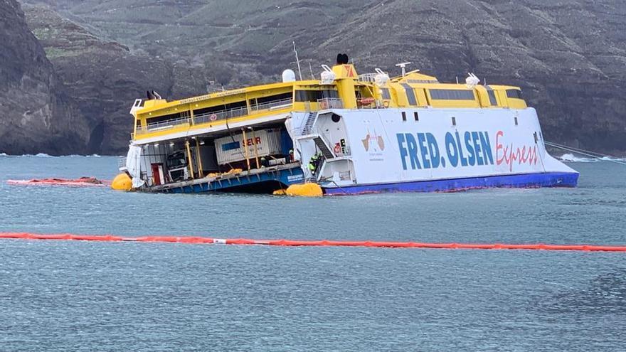 Peligra la flotabilidad del ferry encallado en Agaete