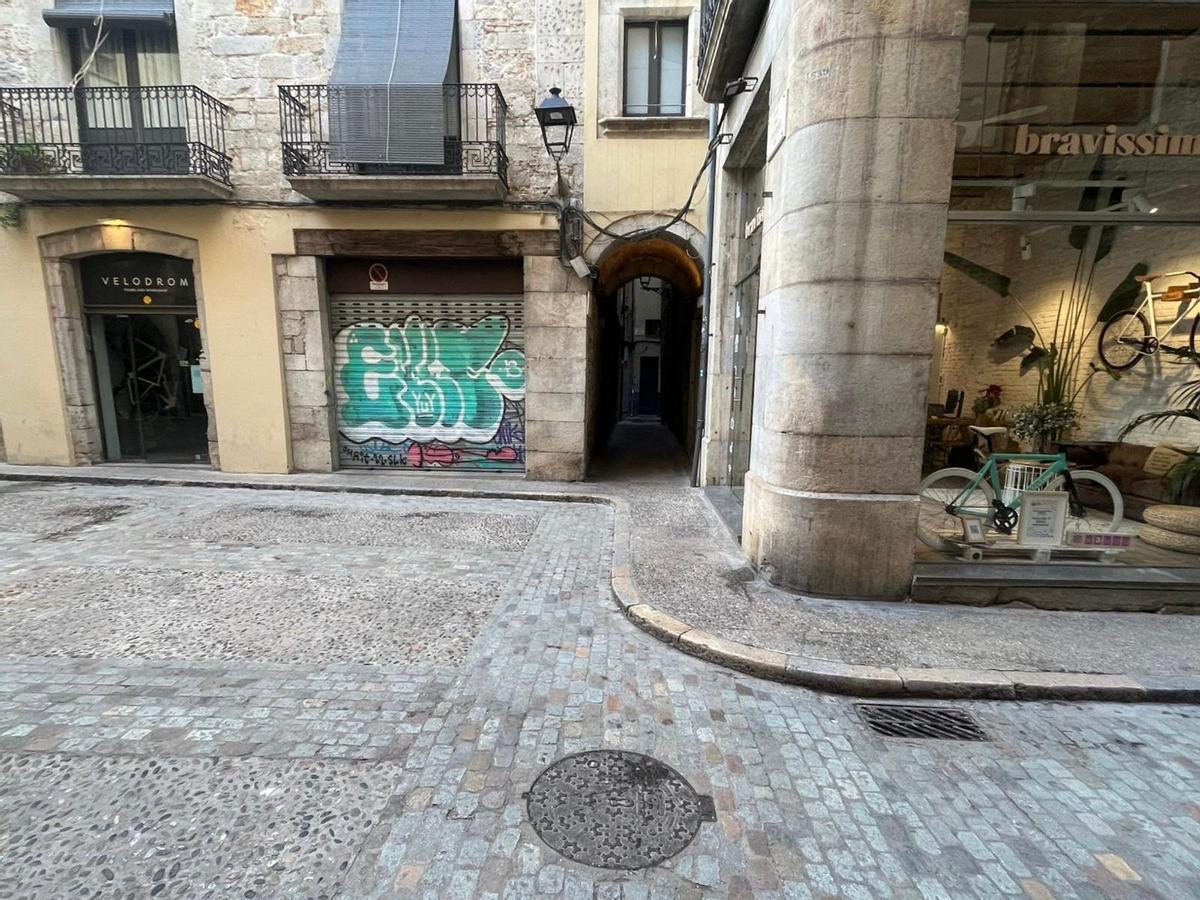 La plaça de les Voltes d'en Rosés