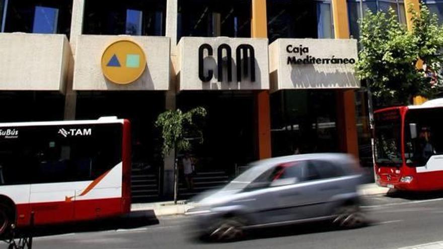 La antigua sede central de la CAM en la avenida de Óscar Esplá de Alicante.