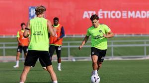 Julián Álvarez, en el entrenamiento, es la gran estrella.