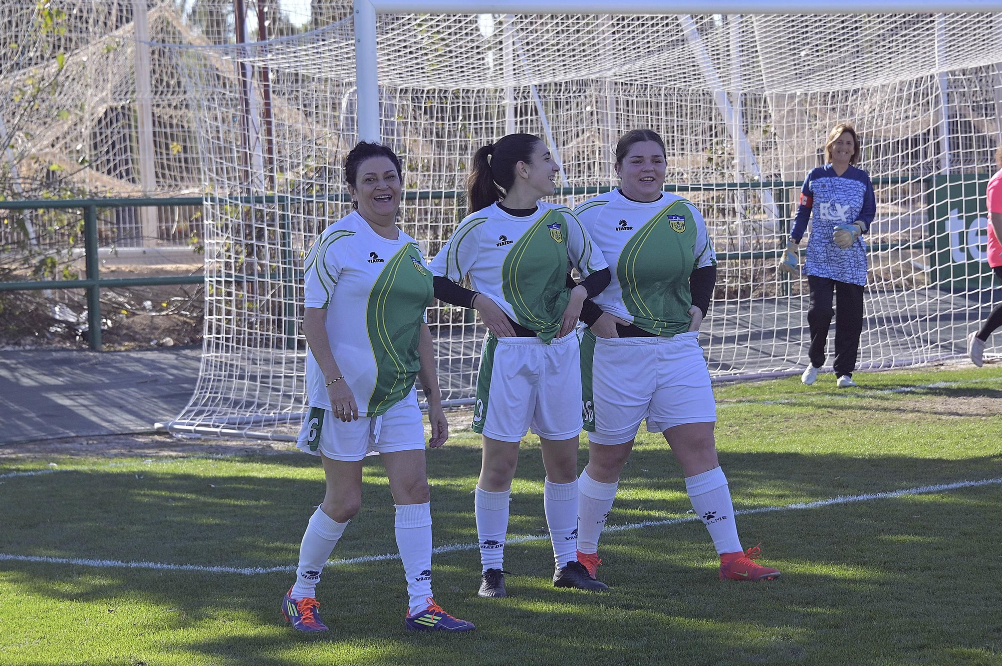 Partido de futbol benefico populares informadores