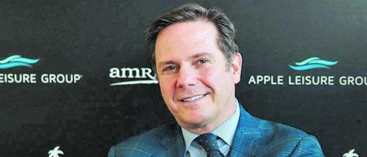 Javier Coll «El hotelero de toda la vida se resiste a ceder su hotel