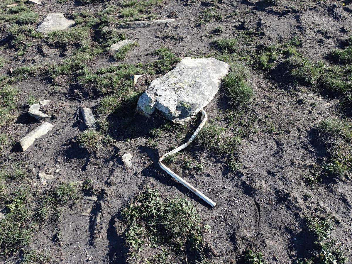 Repuesto el monolito y rescatadas piezas del avión siniestrado en Moncalvo