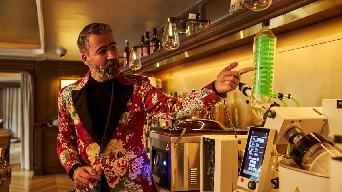 Miguel Pérez, head bartender del restaurante asiático Isa.