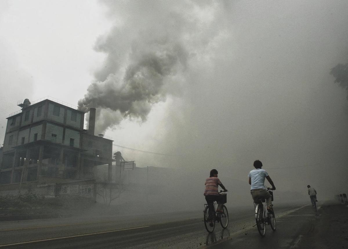 Contaminación por actividad industrial, que causa el calentamiento global