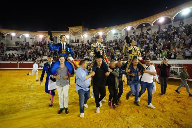 Castella, Manzanares y Roca Rey abren la puerta del Gallo de Los Llanos