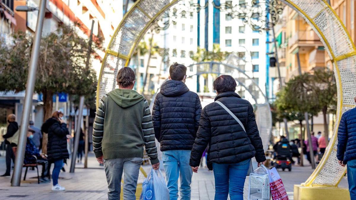 Zonas comerciales de Benidorm en la jornada de ayer. 