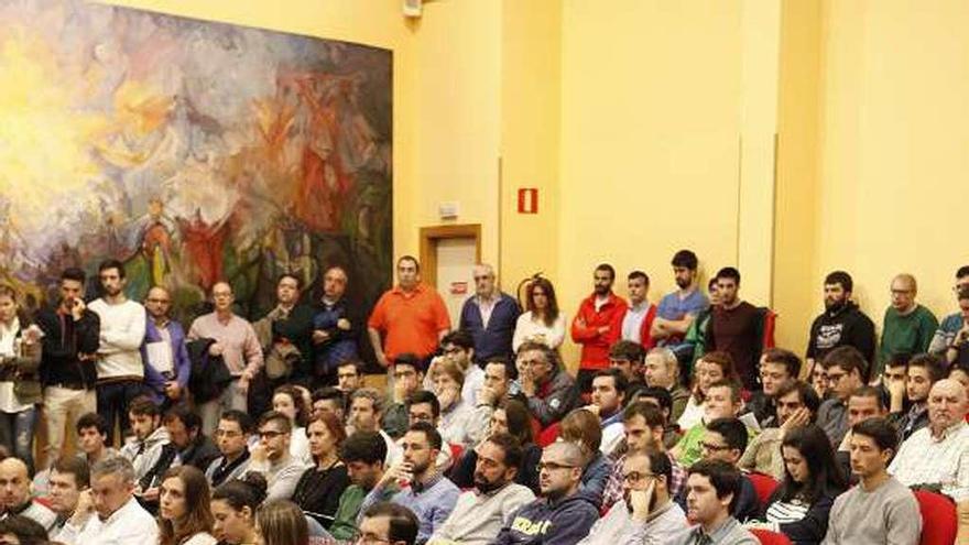 Estudiantes, durante un acto en la Escuela Politécnica de Gijón.