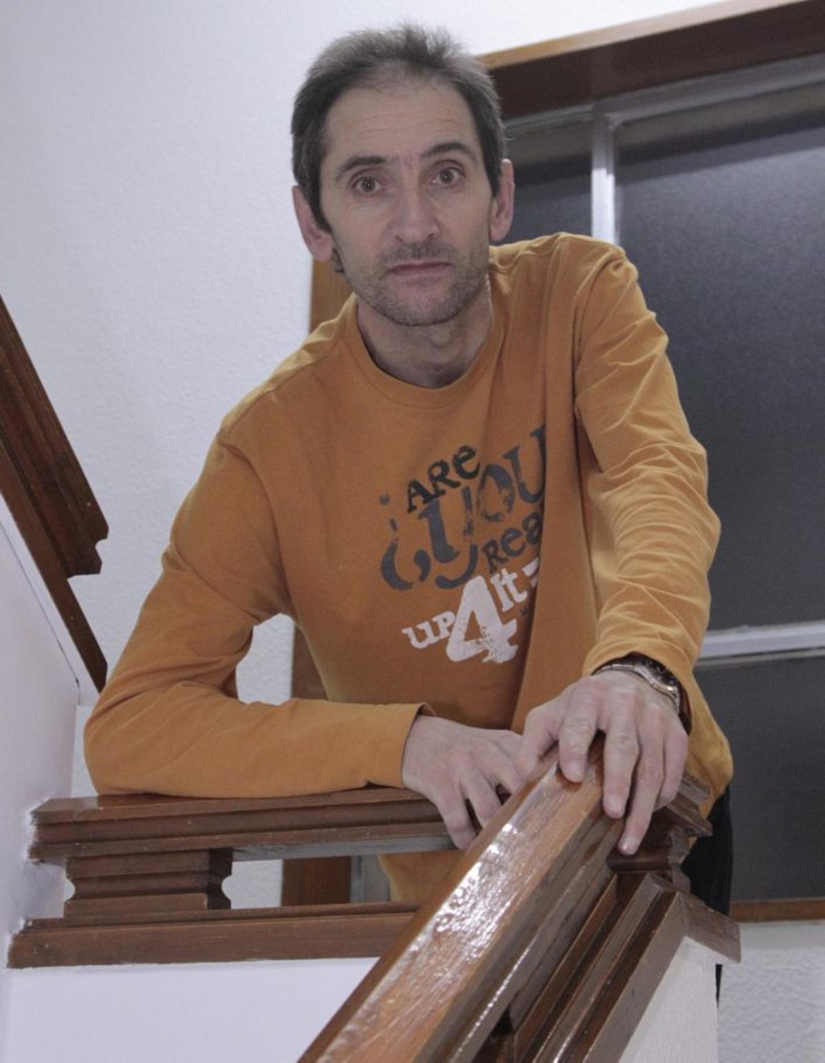 Ángel Rodríguez Carrasco, pregonero de este año, y cartel de la Semana Santa 2026. | LOZ