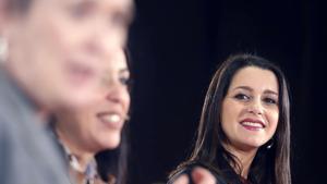 La presidenta y portavoz del Grupo de Cs en el Congreso de los Diputados, InÃ©s Arrimadas (d) durante el encuentro ’Mujeres Liberales’. En MÃ¡laga (AndalucÃ­a, EspaÃ±a), a 06 de marzo de 2020.