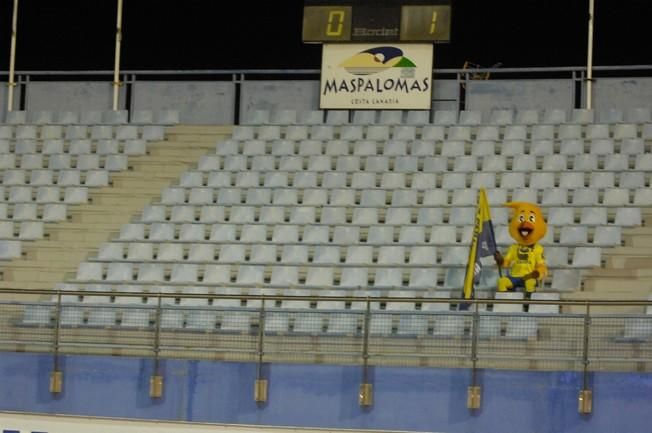 PARETIDO DE FUTBOL ENTRE LA UD LAS PALMAS Y EL ...