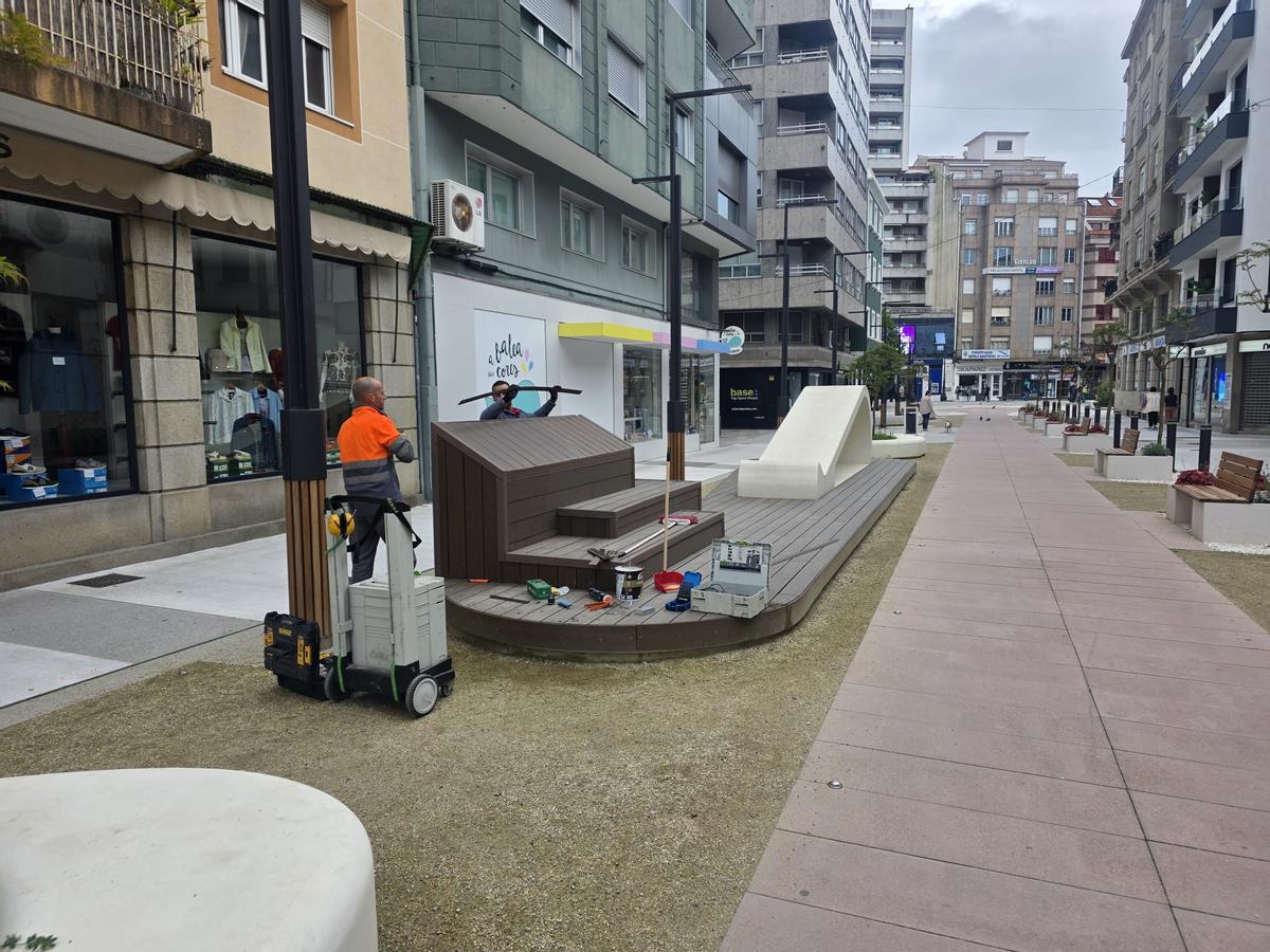 Arreglos en el mobiliario de Campoamor, en Vilagarcía.