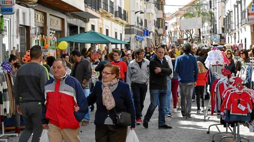 La tercera edición del &#039;Montilla Market&#039; atrae a miles de vecinos de la comarca