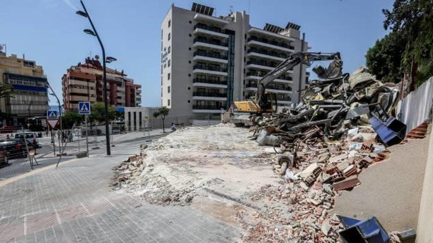 El antiguo local  del Burger King  pasa a la historia