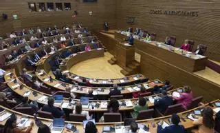 Las Corts vuelve a intentar un pacto para que los diputados cobren ‘paro’