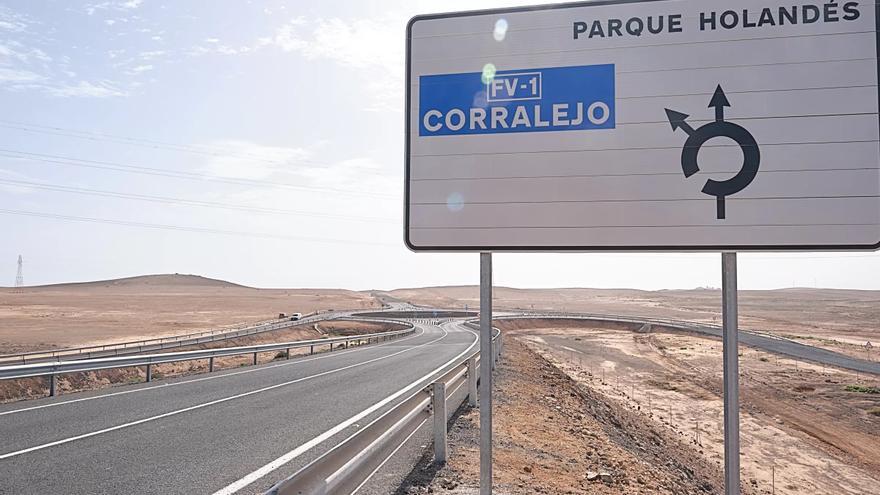 El nuevo semienlace ahorra a los vecinos 7 kilómetros hasta Corralejo