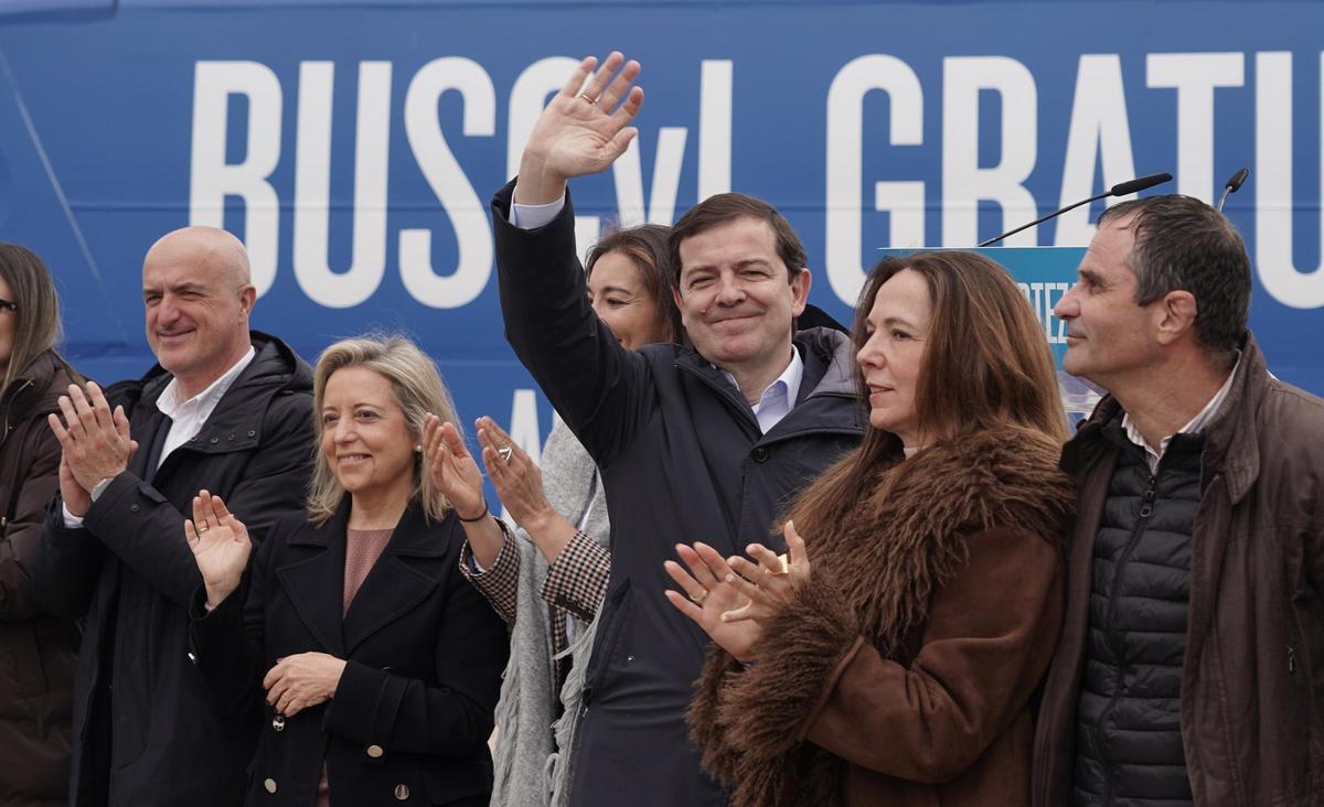 Fernández Mañueco durante su visita a Ponferrada.