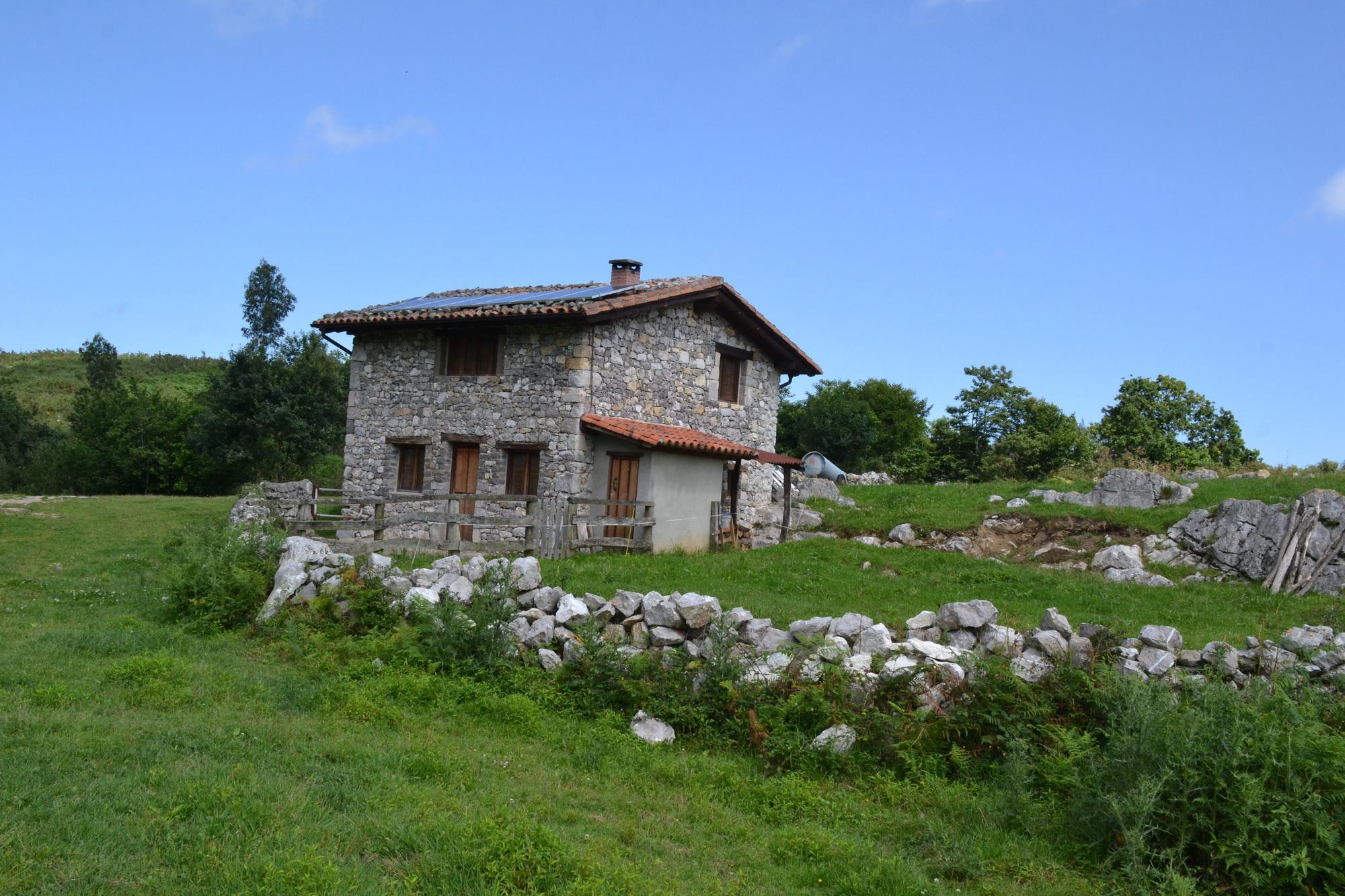 De ruta por Porrúa: siete kilómetros de  postal de la Asturias rural