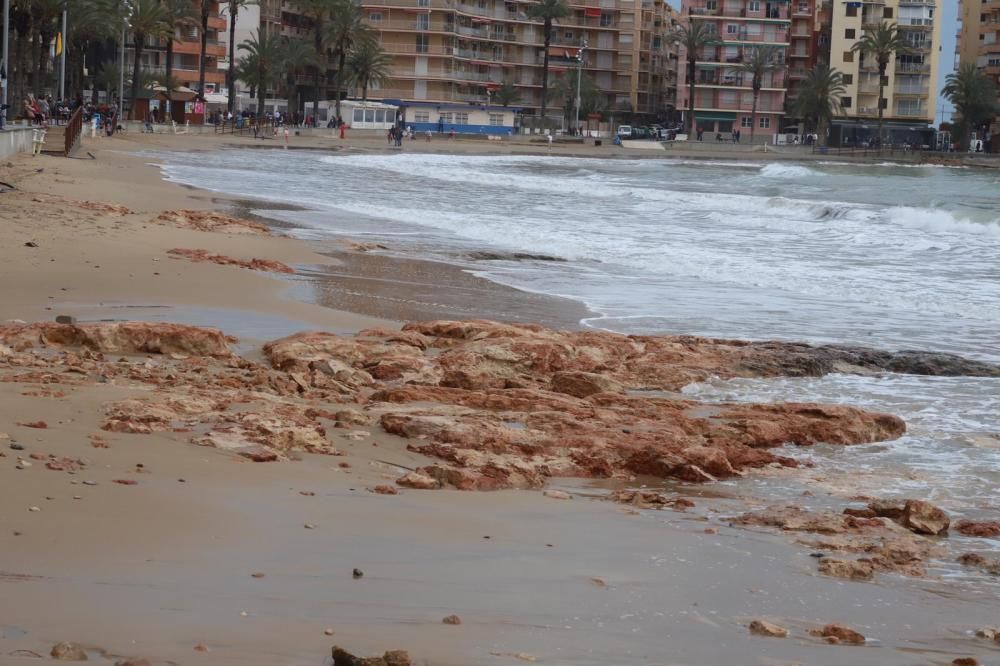 El temporal arrasa las playas de la Vega Baja
