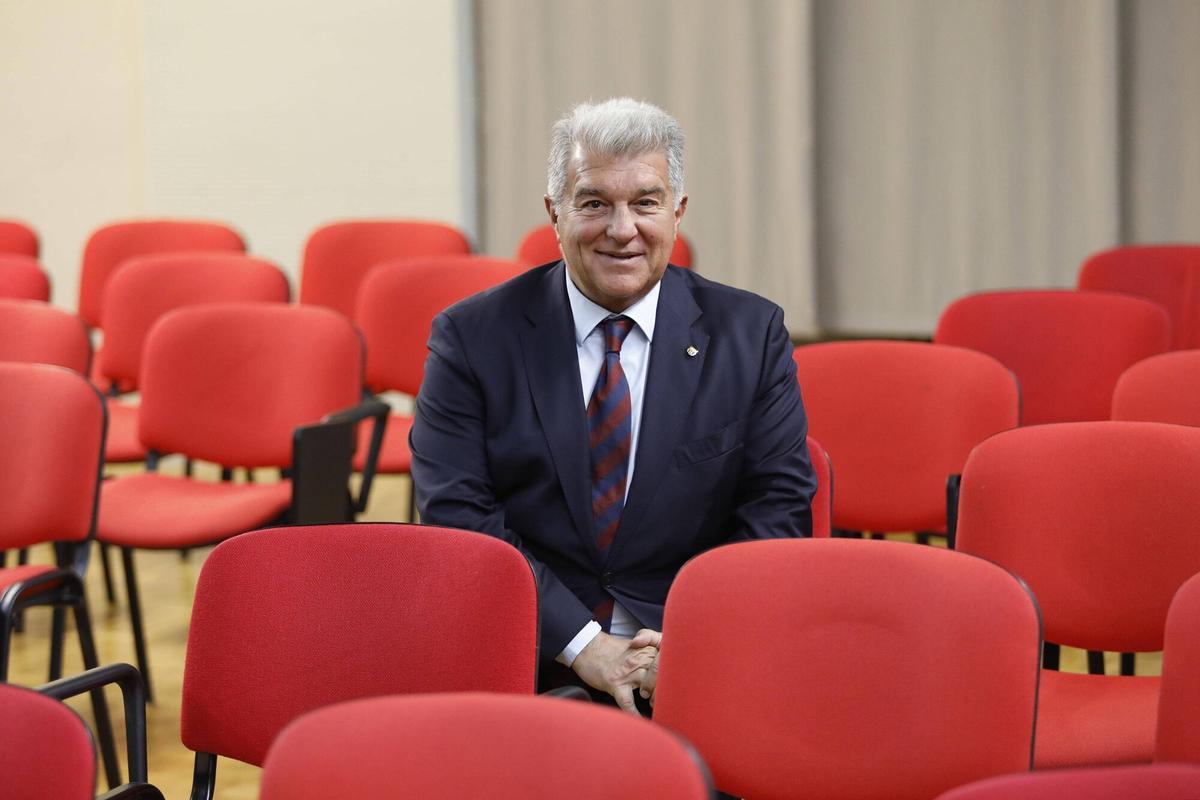 Girona. Casa Cultura. Acte electoral Joan Laporta (president del Barça FCB). Candidatura Defensem el Barça.
