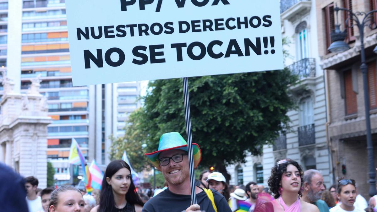 Manifestación del día del orgullo LGTBI+ en València en 2024.