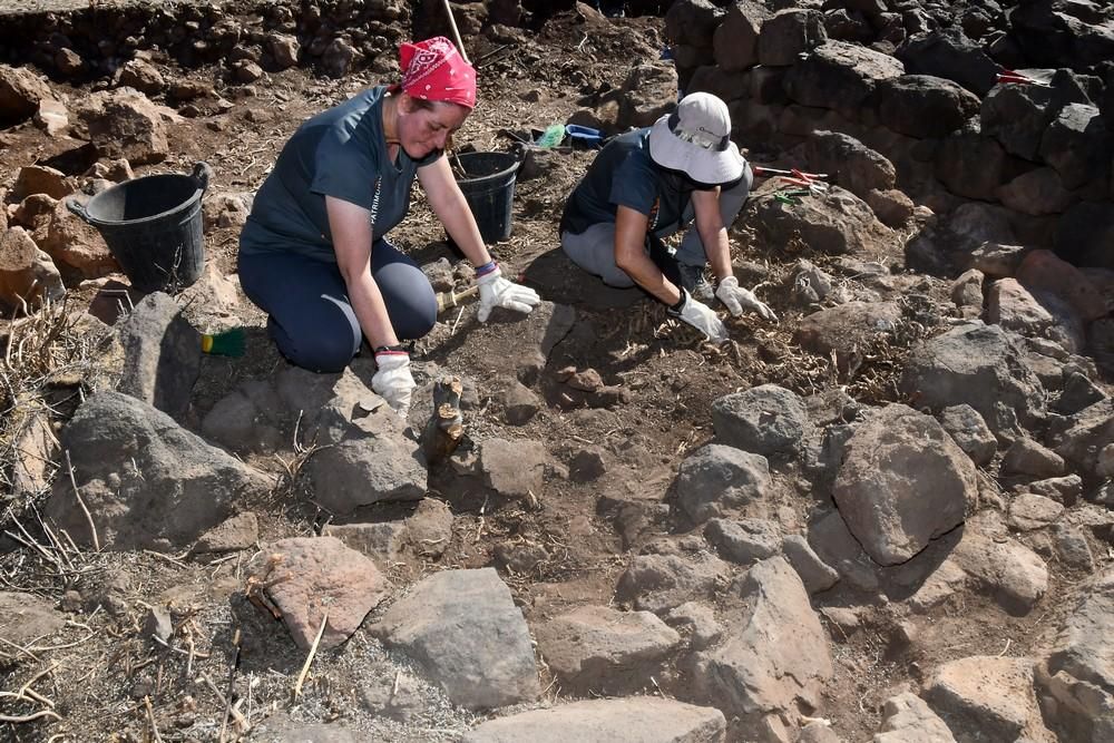 Hallan en La Fortaleza estructuras funerarias desconocidas en Canarias