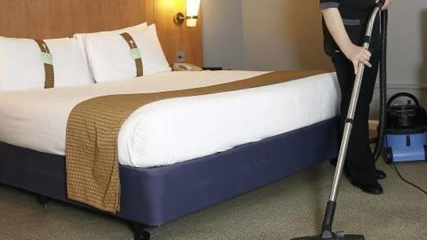 Las camareras de piso reclaman a Trabajo que haga inspecciones rutinarias a los hoteles que ha multado