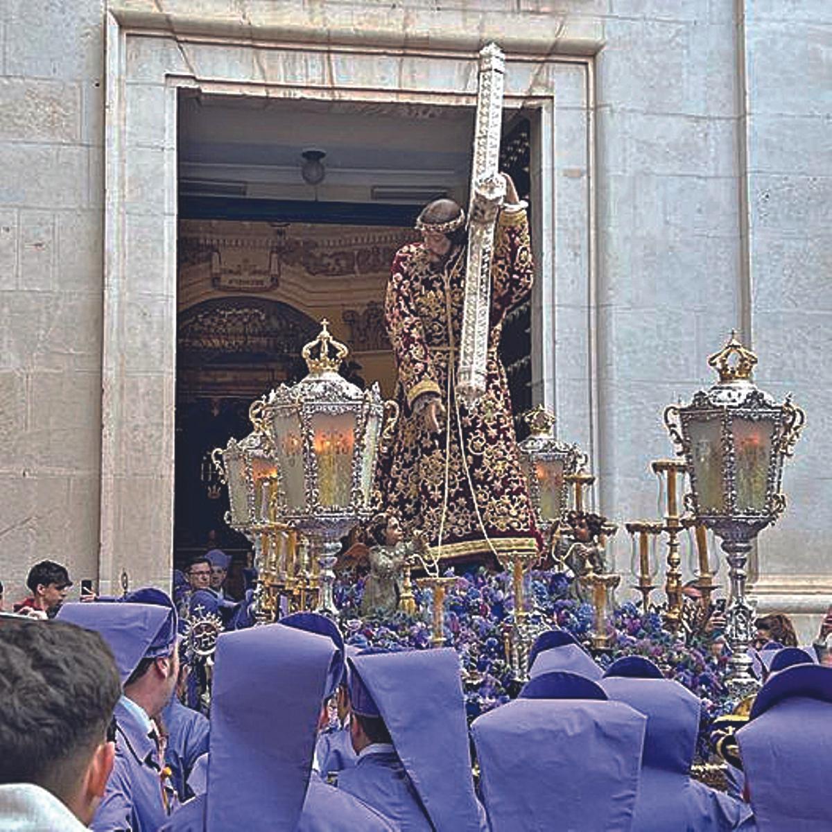 Nuestro Padre Jesús. Final de la estación de penitencia en la mañana del Viernes Santo.